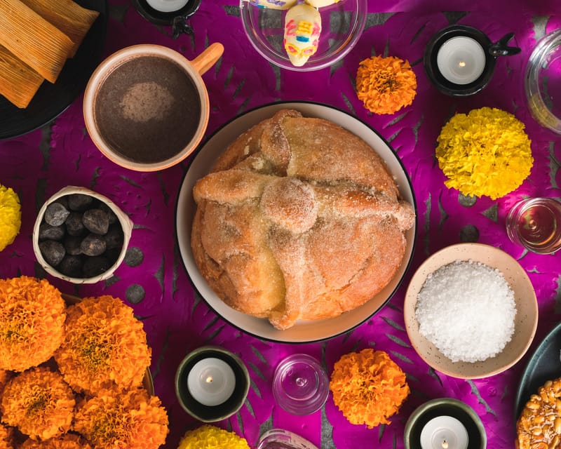 Oaxaca: Day of the Dead Evening Walking Tour with Dinner - Jalatlaco and Barrio Vibes, Where Offerings Feel Like Everyday Art