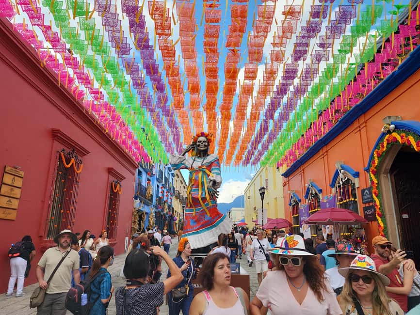 Oaxaca: Day of the Dead Evening Walking Tour with Dinner - Starting at Plaza Cruz de Piedra, Then Letting the Streets Teach You