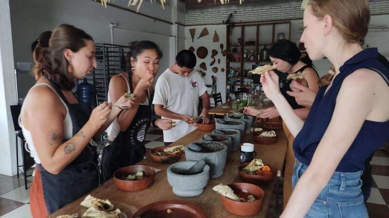 Oaxaca: Oaxacan Mole Workshop with a Traditional Cook - What you learn making Oaxacan mole the traditional way