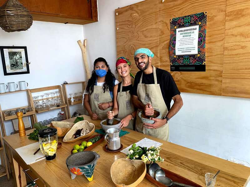 Oaxaca: Vegetarian Cooking Class - Market shopping in Oaxaca, with real ingredients and real context