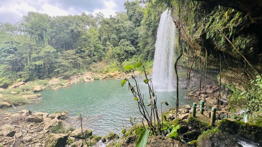 Palenque: Palenque Ruins, Agua Azul Waterfalls and Misol-Ha - Misol-Ha Waterfalls: The 50-Meter Drop and the Value of a Short Cool-Off