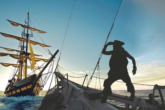 Pirate Ship Sunset Dinner and Show in Los Cabos - How the Pirate Ship Sunset Dinner Works in Cabo San Lucas