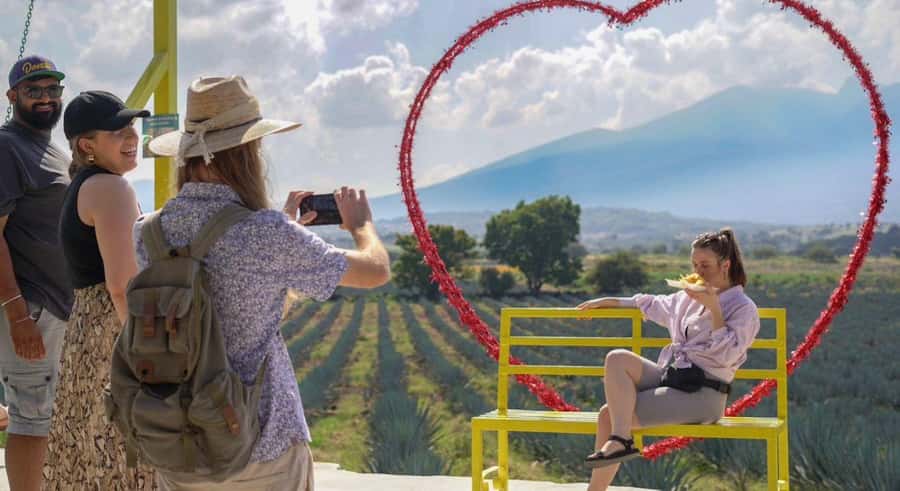 Premium Tequila Route with professional tasting - Getting started from Guadalajara: meeting point and the breakfast rule