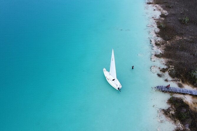 Private sailing tour of Bacalar Lagoon - Bird Island: warm, clear water and a satisfying final swim
