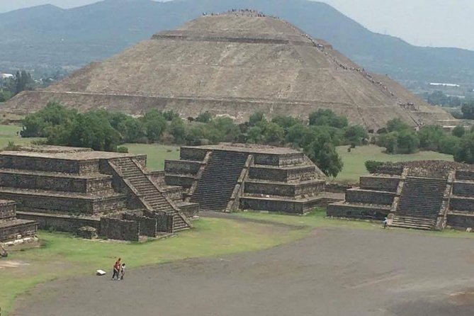 Private Tour: Teotihuacan and Guadalupe Shrine - Obsidian stops and pyramid vendors: how to stay in control