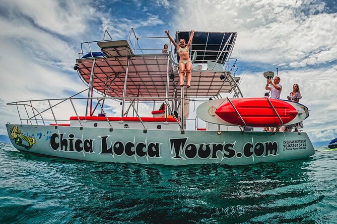 Private Yacht Charter ChicaFUN 3 Waterslides All Inclusive - ChicaFUN 3 in One Breath: What You Are Booking