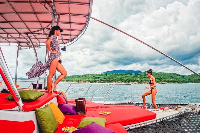 Private Yacht Charter ChicaFUN 3 Waterslides All Inclusive - The Crew, Captain, and the Comfort of Real Service