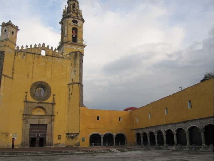 Puebla: Cholula Magical Town Tour by Double-Decker Bus - San Andrés Cholula parish and the walk between squares