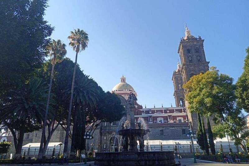 Puebla: Walking Tour of Puebla City - Biblioteca Palafoxiana: an old library visit that changes how you view Puebla