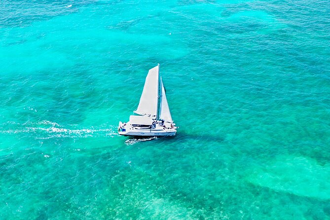 Puerto Morelos Catamaran Reef Sail and Snorkel - The lunch and open bar: simple, included, and actually convenient
