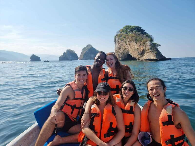 Puerto Vallarta: Los Arcos Islands Boat Tour and Snorkeling - Meet at the OXXO, then take the public bus to Mismaloya