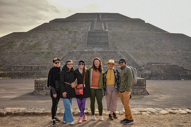 Pyramids of Teotihuacan and restaurant la Gruta (Original) - The heart of the visit: Causeway of the Dead and the main pyramids
