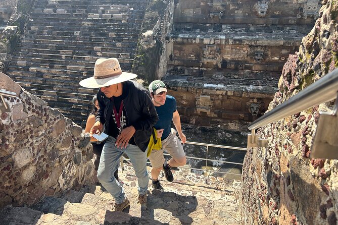 Pyramids of Teotihuacan and restaurant la Gruta (Original) - La Gruta cave breakfast: the star stop, with one big planning issue