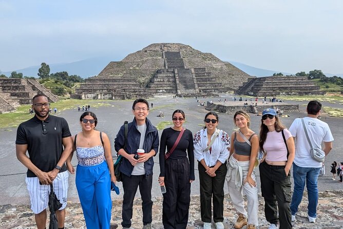 Pyramids of Teotihuacan without traps for tourists morning or afternoon - The guided walk: Avenue of the Dead and the big architecture moments