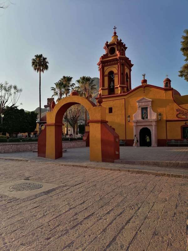 Querétaro: Haciendas, Vineyards, and Magical Towns Day Trip - Peña de Bernal: A monolith that changes your sense of scale
