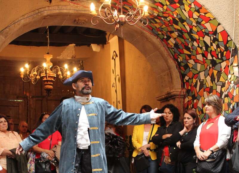 Querétaro: Leyendas Santiago de Querétaro. El Tour - Meeting at Zacatecana House Museum, then stepping into the story world