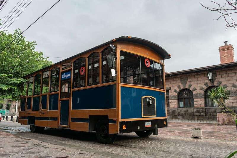 Querétaro: Tranvia Classic Trolley Car Guided Tour - Route 1: Acueducto, convents, and the calm of Jardín Zenea