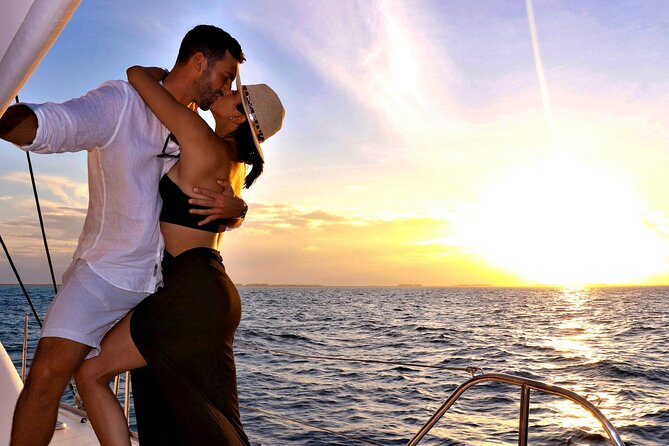 Riviera Maya Luxury Sunset Sailing plus Light Dinner and Open Bar - Timing That Can Confuse You, and How to Avoid It