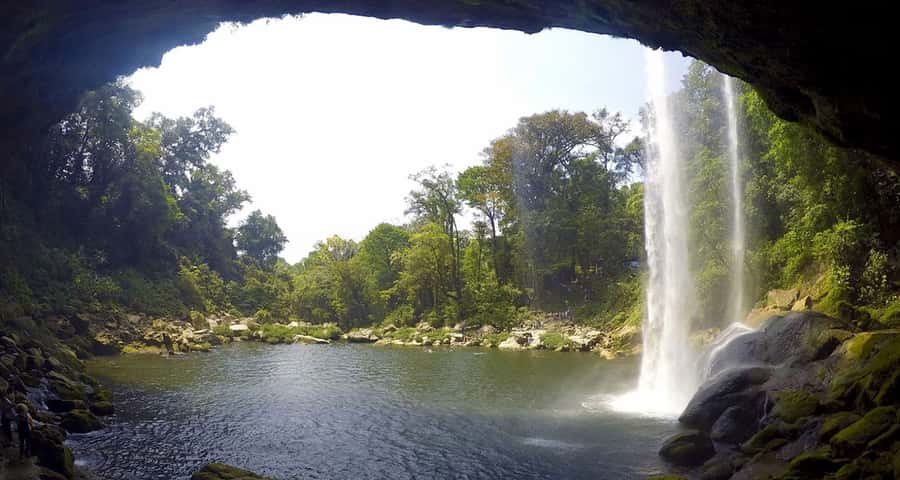 San Cristóbal: Agua Azul, Misol Ha & Palenque Experience - Getting there and staying comfortable: AC comfort, Spanish driver, and road reality