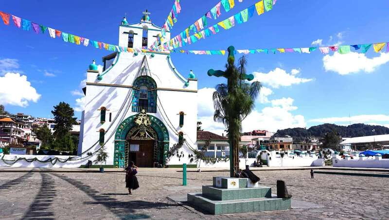 San Cristobal: Zinacantan and San Juan Chamula Tour - San Juan Chamula: Church Visit, Guided Walk, and Time in the Square