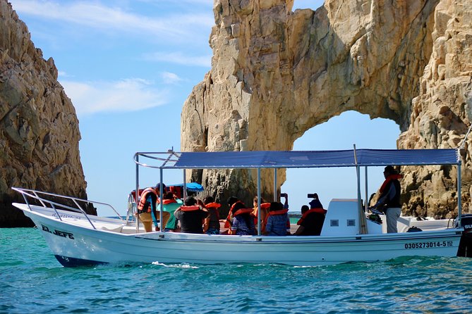 Shared ride to the arch of Cabo San Lucas - Why El Arco boat time beats walking in Cabo