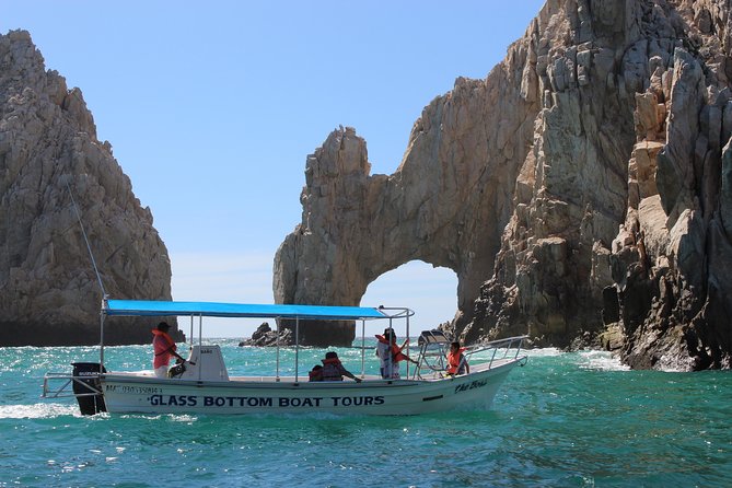 Shared ride to the arch of Cabo San Lucas - Cabo San Lucas beach area and Neptune’s Finger: more drama, quick look