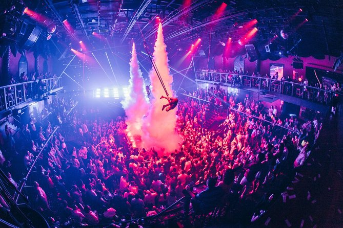 Skip the line: Cancun Coco Bongo Gold Member Entrance Ticket - Showtime at Coco Bongo: why the spectacle works