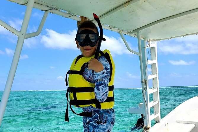 Small-Group Mesoamerican Barrier Reef Snorkeling in Puerto Morelos - National Reef Park stop: how the guide keeps the tour safe and fun