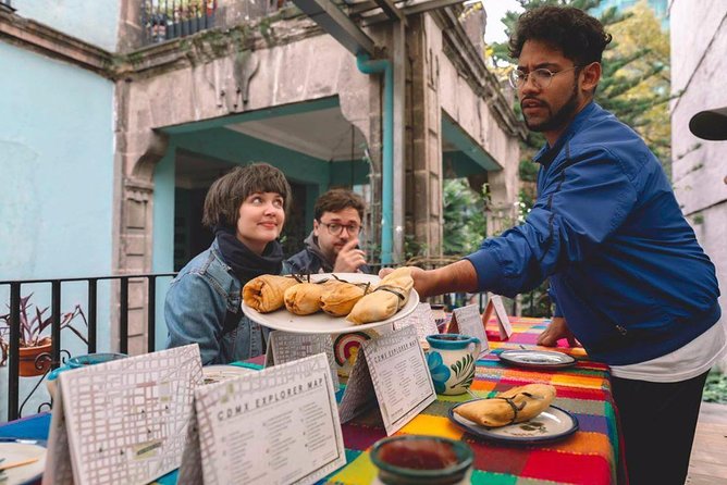 Street Food Tour with Friends - Chapultepec Park: Monuments, Green Space, and a Breather