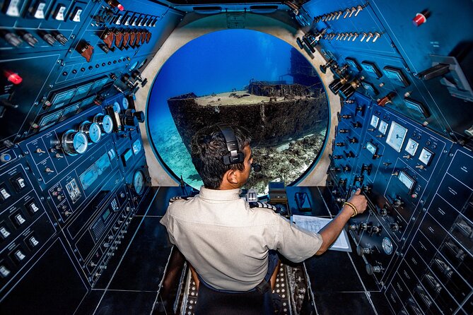 Submarine Atlantis Cozumel Adventure by Day & Sunset - Boarding Atlantis XII: what the ladder transfer means in real life