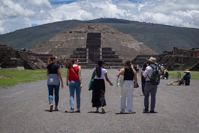 Teotihuacán 3 Pyramids Tour with Cave Breakfast + Transportation - Sun and Moon Pyramids With Calzada de los Muertos: Where the Guide Makes It Click
