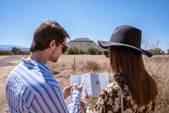 Teotihuacan Early Access Guided Tour with optional Lunch - Stop 1 at the UNESCO Site: How the Murals and Pyramids Make Sense