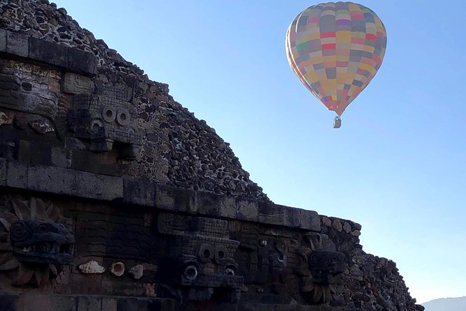 Teotihuacan Early Morning Tour: Avoid Crowds, & Expert Guide - Artisan market time: fun souvenirs, but keep your priorities straight