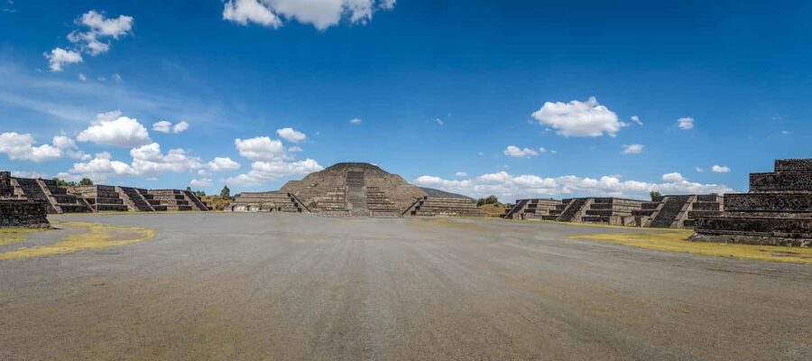 Teotihuacan from Mexico City with early access - A visit without tourist-shop interruptions, and why that feels better