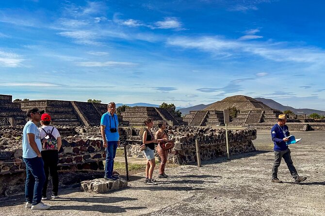 Teotihuacan, Guadalupe Shrine & Tlatelolco Day Tour with Lunch - Guadalupe Basilica: Pilgrimage Power and How Mass Affects Your Time
