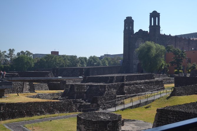 Teotihuacan & Guadalupe Shrine + Xochimilco, Coyoacán & Frida Kahlo Combo Tour - Xochimilco floating gardens: the trajinera hour for photos and snacks