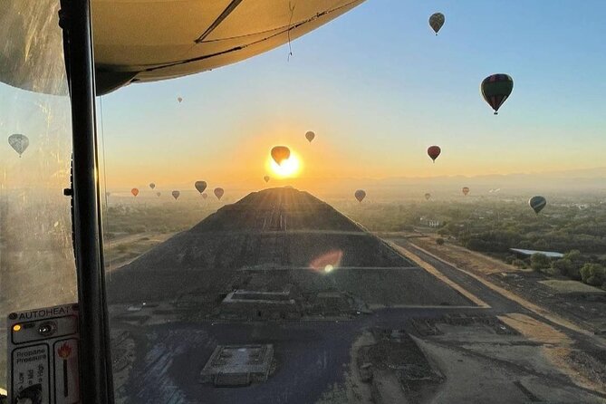 Teotihuacán Hot Air Balloons from We Fly - From We Fly reception to your balloon basket: what the first hour feels like