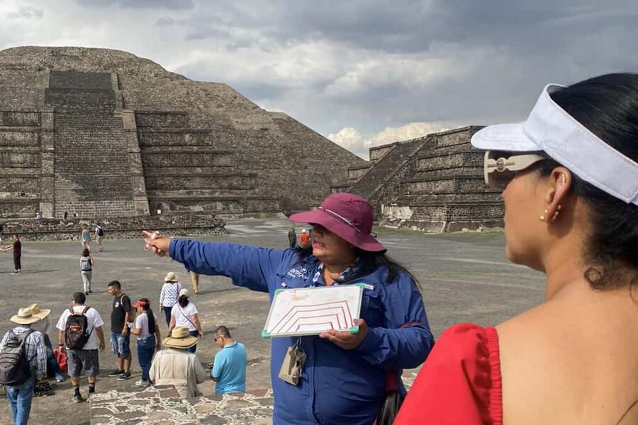 Teotihuacan Pyramids: Guided Tour with Entry Ticket Included - The Avenue of the Dead, how a straight path tells a complex story