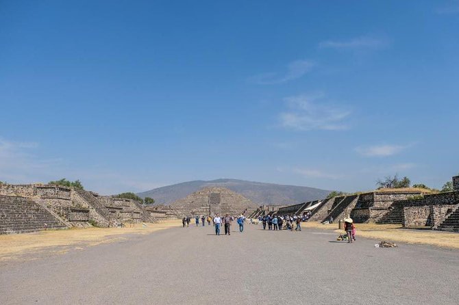 Teotihuacan, Shrine of Guadalupe & Tlatelolco Day Tour - Teotihuacan Pyramids: Seeing the Sun and Moon Without Losing the Day