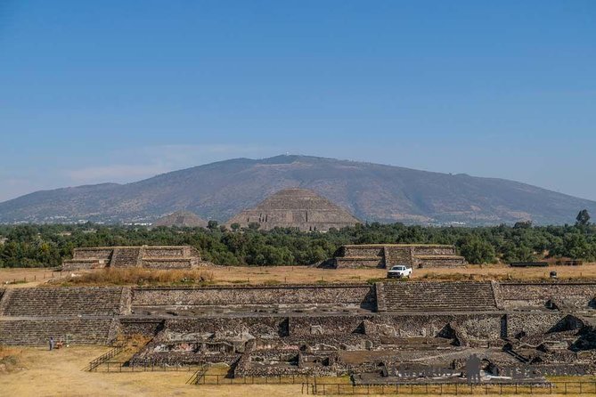 Teotihuacan, Shrine of Guadalupe & Tlatelolco Day Tour - Basilica de Santa Maria de Guadalupe: A Powerful 1-Hour Visit With Real Cultural Weight
