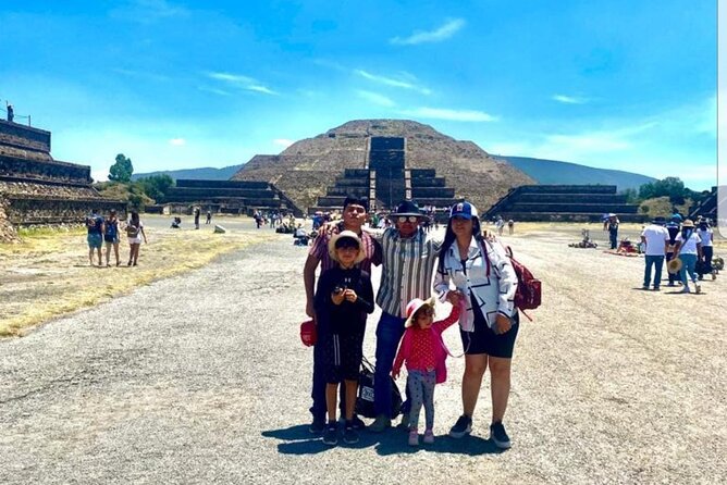Teotihuacan Tour with Basilica of Guadalupe & Tlatelolco - Taller de Artesanias Finas el Sol: crafts, replicas, and the sales reality