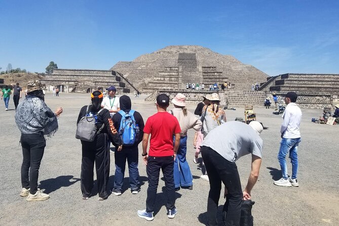 Teotihuacan Tour with Basilica of Guadalupe & Tlatelolco - Basilica de Our Lady of Guadalupe: the hill climb and why the time feels tight