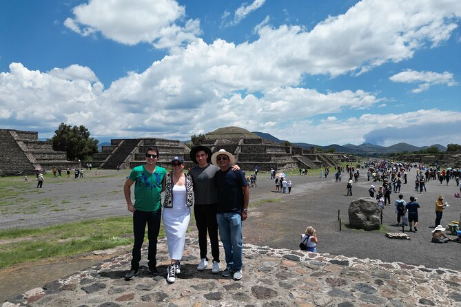 Tour to Teotihuacan with visit to ancient caves and CDMX transportation - Lunch at Restaurante Huehueteotl: Convenient, but Not Included