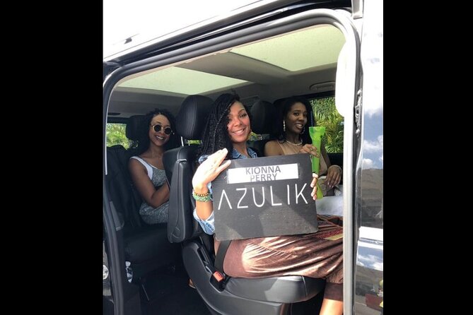 Transfer in Luxury Mercedes Benz Minivan - Where This Transfer Really Shines: Pickup That Reduces Cancun Stress