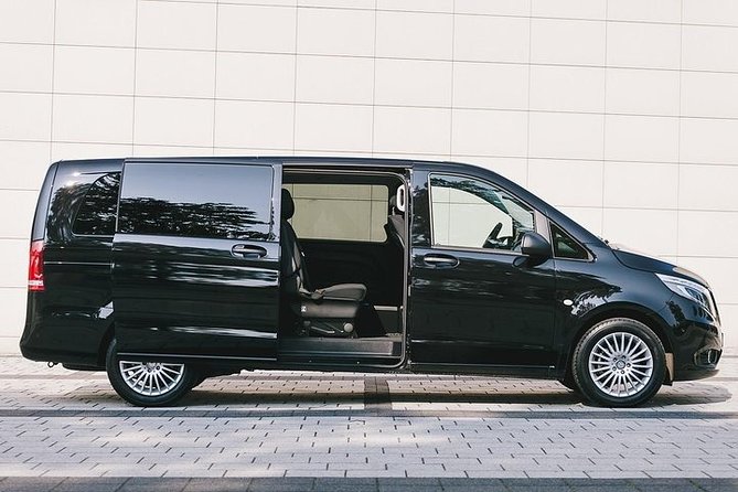 Transfer in Luxury Mercedes Benz Minivan - Price and Value for a Private Cancun Transfer Up to 5 People