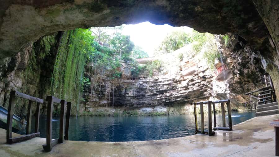Valladolid: Chichen Itza + 2 Cenotes with Shared Transportation - Driver help and optional guides at the archaeological site