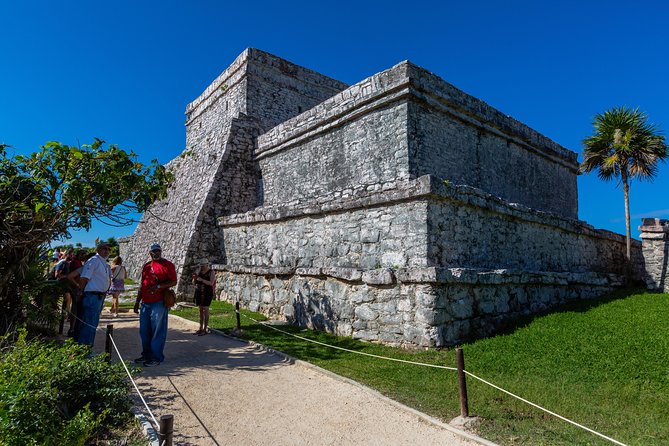 Viator Exclusive: Tulum Ruins, Reef Snorkeling, Cenote and Caves - The guides and photographers: why the human factor drives the quality