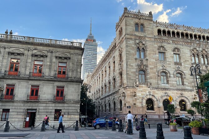 Walking Tour in Mexico City for Exploring their Cultural Heritage - The palace-tile moment and the Palace of Fine Arts finale