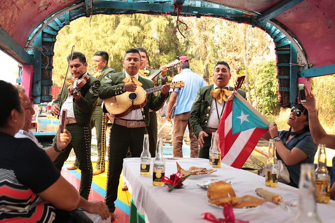 Xochimilco, Coyoacan and Frida Kahlo with Optional Lunch - A One-Day Hit of Southern Mexico City: Coyoacán Plus Xochimilco